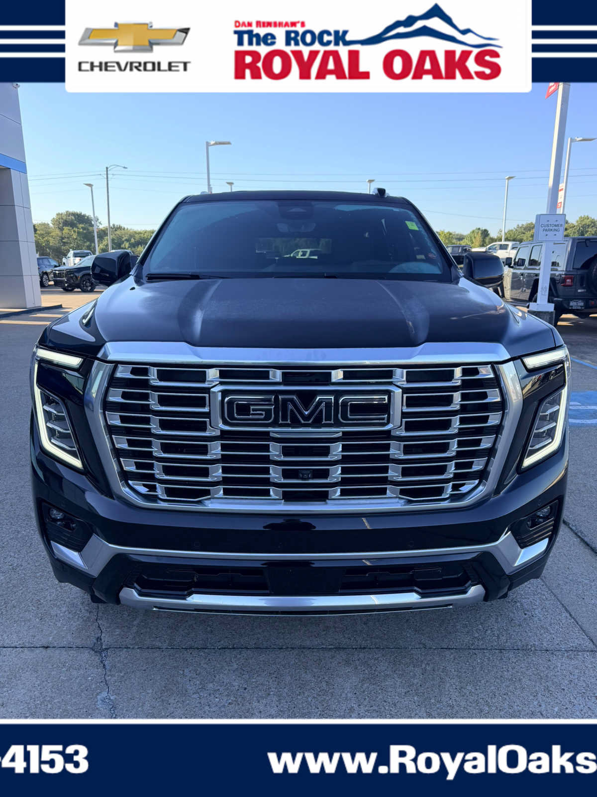 Used 2026 GMC Yukon Denali w/ Denali Reserve Package AWD/4WD image 8