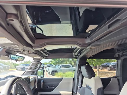 New 2026 GMC Hummer EV SUV AWD/4WD image 28