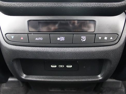 Used 2024 Honda Pilot EX-L image 16