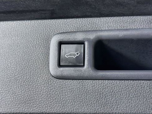 Certified 2025 Toyota Highlander Platinum AWD/4WD image 60
