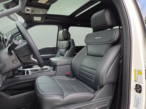 Used 2025 Ford F250 Platinum AWD/4WD image 11