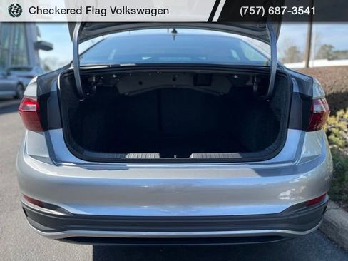 New 2026 Volkswagen Jetta SE FWD image 31
