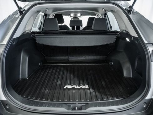 Used 2025 Toyota RAV4 XLE image 9