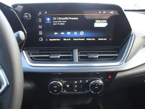 New 2026 Chevrolet Trax ACTIV w/ Sunroof Package image 12