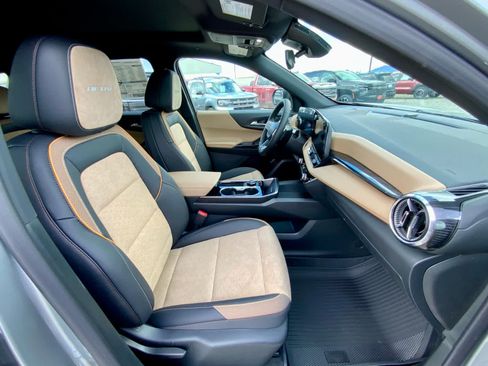 New 2026 Chevrolet Equinox ACTIV AWD/4WD image 24