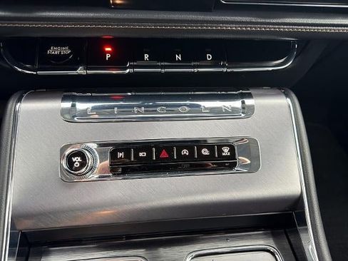 Used 2025 Lincoln Aviator AWD w/ Jet Appearance Package image 31