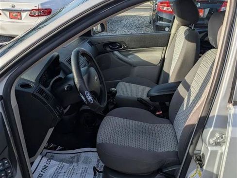 Used 2007 Ford Focus SE FWD image 6