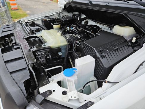 Used 2019 Nissan NV 2500 SV image 45