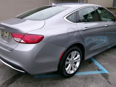 Used 2016 Chrysler 200 Limited w/ Convenience Group FWD image 6