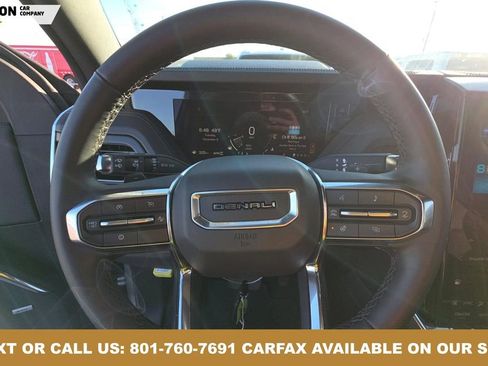 Used 2025 GMC Yukon XL Denali image 5