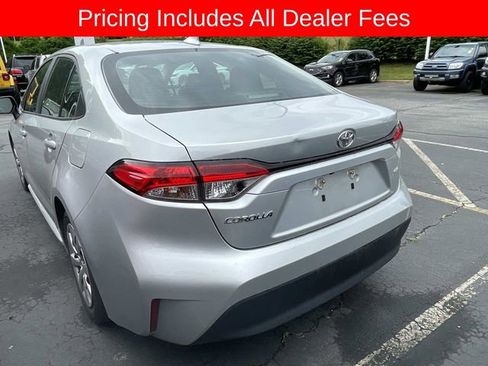 Used 2024 Toyota Corolla LE FWD image 5
