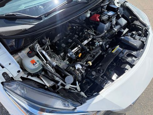 Used 2020 Nissan Versa S image 38