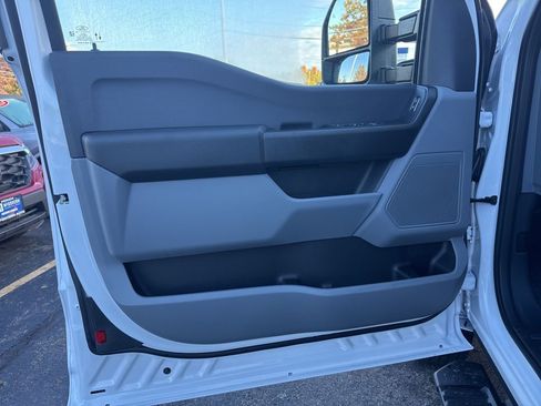 New 2026 Ford F350 XL w/ XL Chrome Package image 9