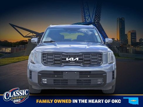 Used 2024 Kia Telluride SX FWD image 2