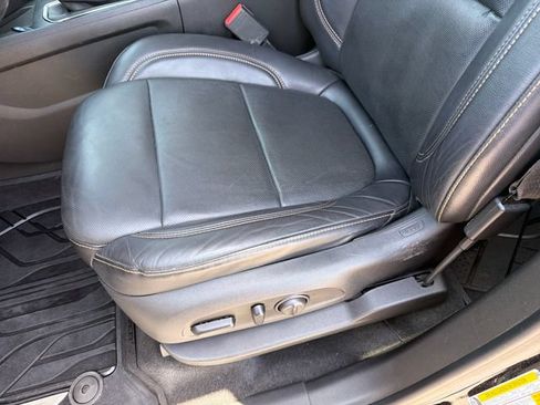 Used 2018 Chevrolet Traverse Premier w/ Redline Edition FWD image 21