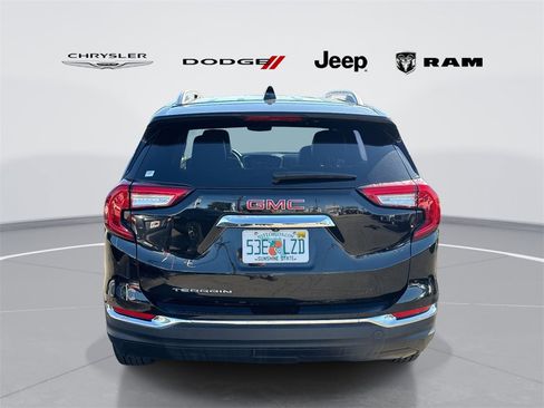Used 2024 GMC Terrain SLT image 4