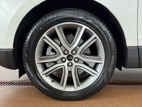 Used 2024 Ford Edge Titanium AWD/4WD image 8