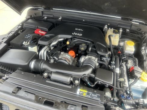 Used 2019 Jeep Wrangler Sport image 29