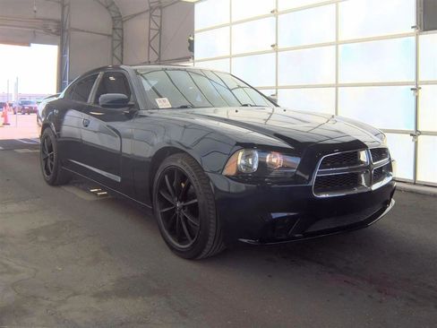 Used 2014 Dodge Charger SE image 4
