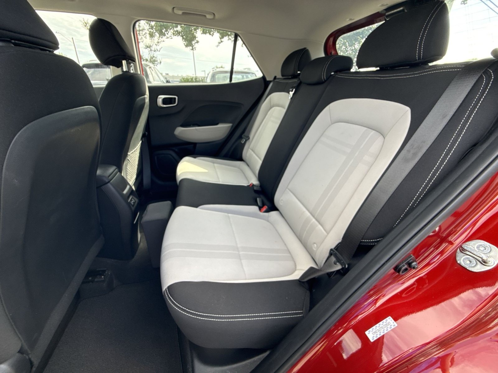 Certified 2024 Hyundai Venue SEL FWD image 25