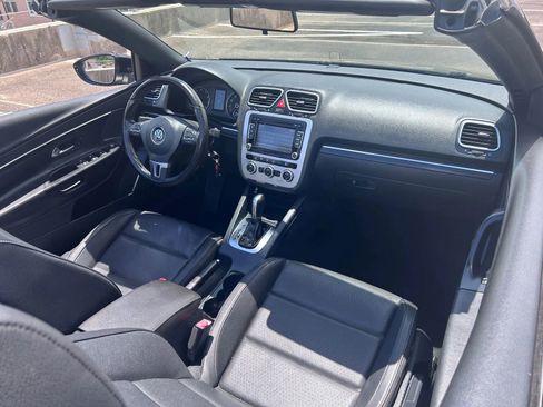 Used 2013 Volkswagen Eos FWD image 28