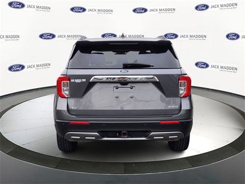 Certified 2022 Ford Explorer XLT w/ Equipment Group 202A image 4