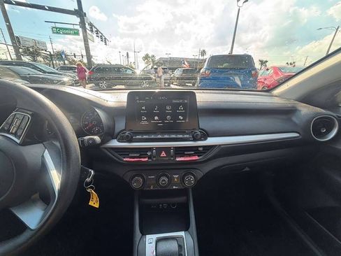Used 2021 Kia Forte LXS FWD image 3