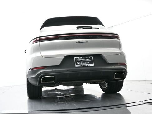 Certified 2024 Porsche Cayenne image 46