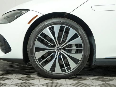 Used 2023 Mercedes-Benz EQE 500 4MATIC Sedan w/ Pinnacle Trim Package image 9