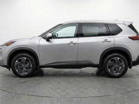 Used 2025 Nissan Rogue SV image 5