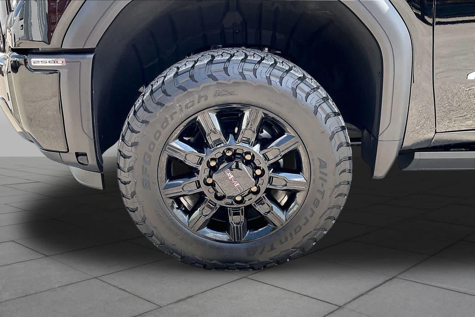 Used 2026 GMC Sierra 2500 AT4 w/ AT4 Premium Plus Package AWD/4WD image 11