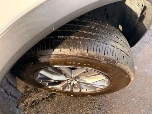 Used 2023 Nissan Rogue S image 44