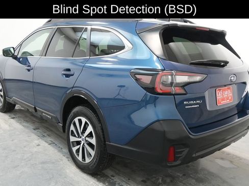 Used 2022 Subaru Outback Premium image 6