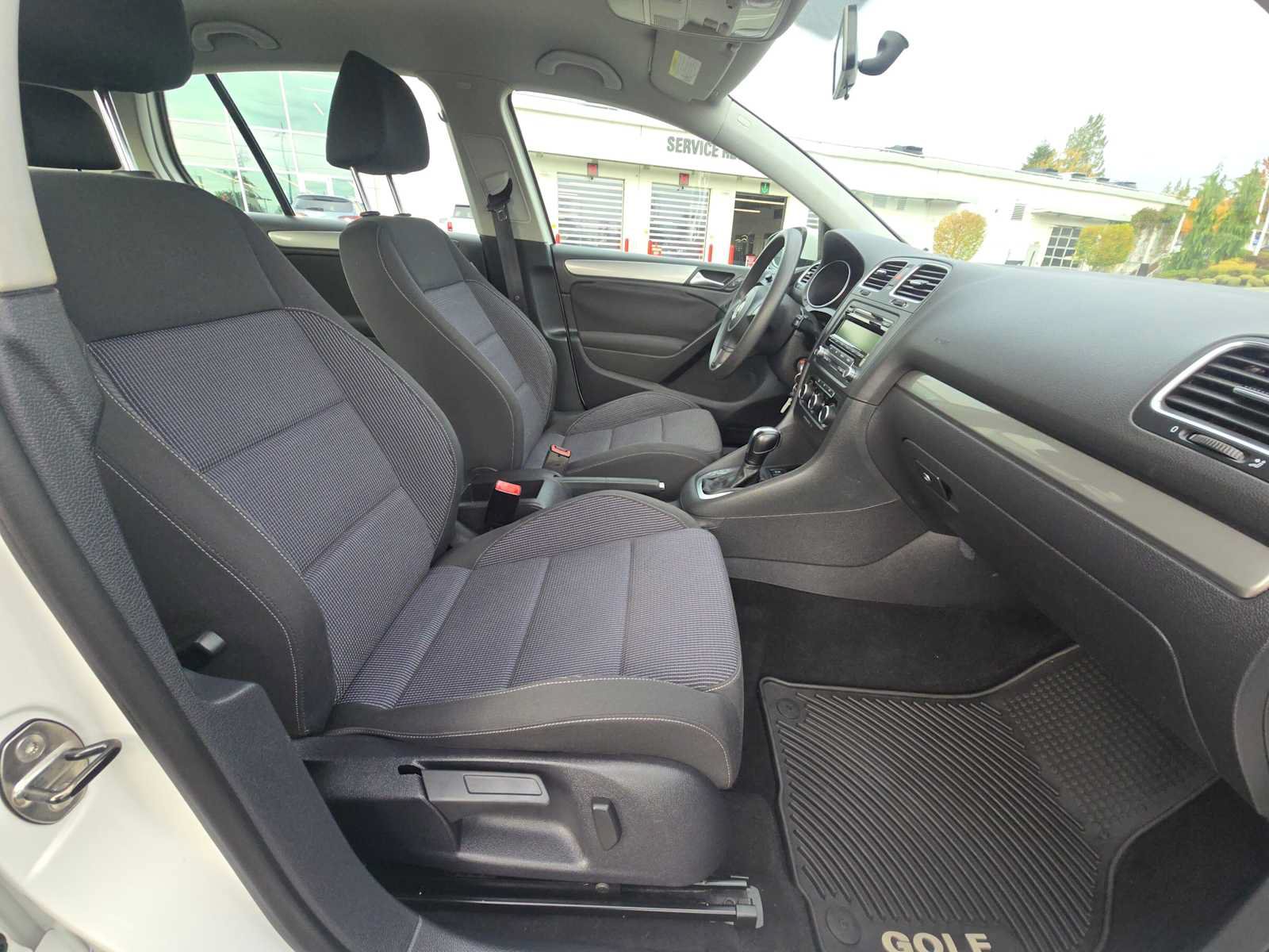 Used 2012 Volkswagen Golf 4-Door FWD image 11