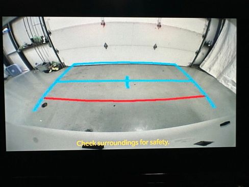 Used 2025 Toyota Sienna LE FWD image 39