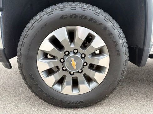 Certified 2024 Chevrolet Silverado 2500 LT AWD/4WD image 11