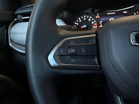 Used 2025 Jeep Compass Limited AWD/4WD image 35