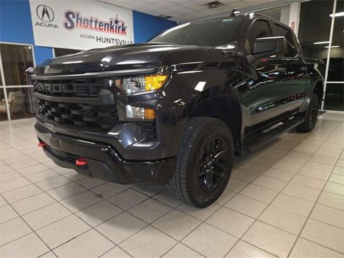 Used 2024 Chevrolet Silverado 1500 Custom Trail Boss w/ LPO, Dark Essentials Package image 4