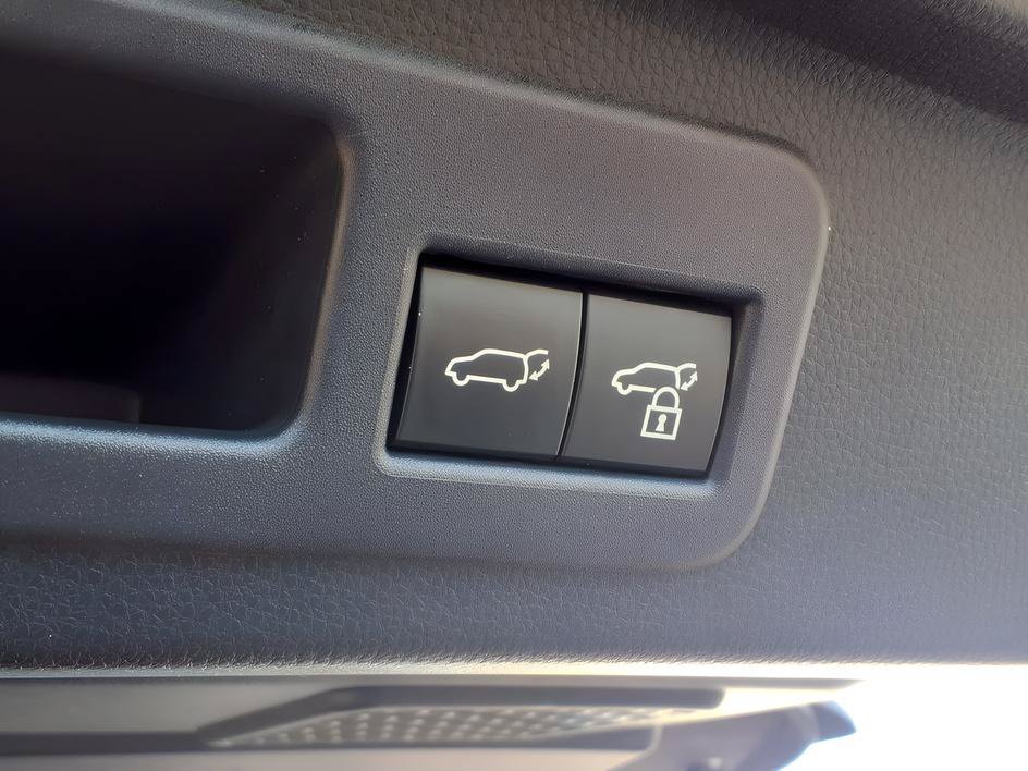 Certified 2025 Toyota 4Runner Limited AWD/4WD image 5