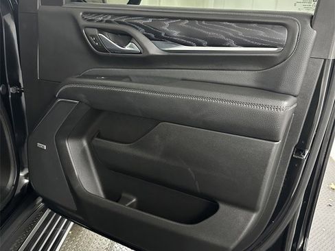 Used 2023 GMC Yukon XL Denali image 41