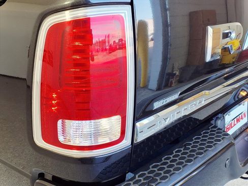 Used 2018 RAM 1500 Limited image 16