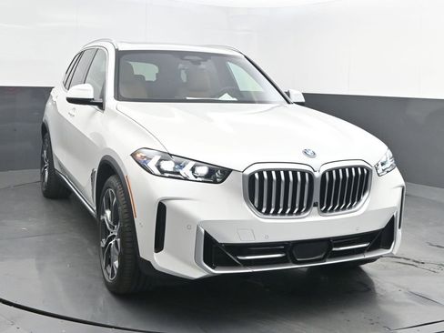 New 2026 BMW X5 xDrive50e AWD/4WD image 9