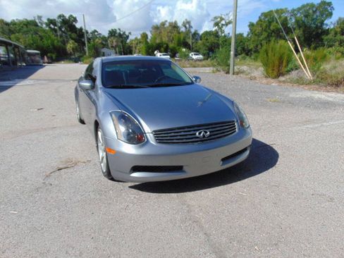 Used 2004 INFINITI G35 Coupe w/ Premium Pkg RWD image 3