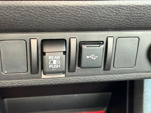Certified 2022 Toyota Tacoma SR5 image 29