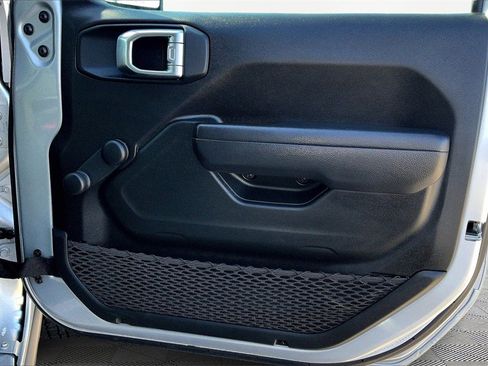 Used 2022 Jeep Gladiator Sport image 24