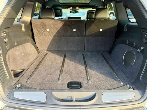 Used 2015 Jeep Grand Cherokee Limited w/ Luxury Group II image 16