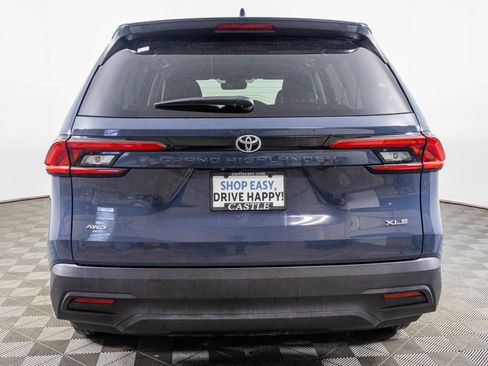 Used 2024 Toyota Grand Highlander XLE image 17