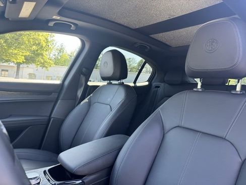 New 2024 Alfa Romeo Stelvio Sprint image 5