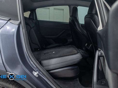 Used 2023 Tesla Model Y Performance image 32