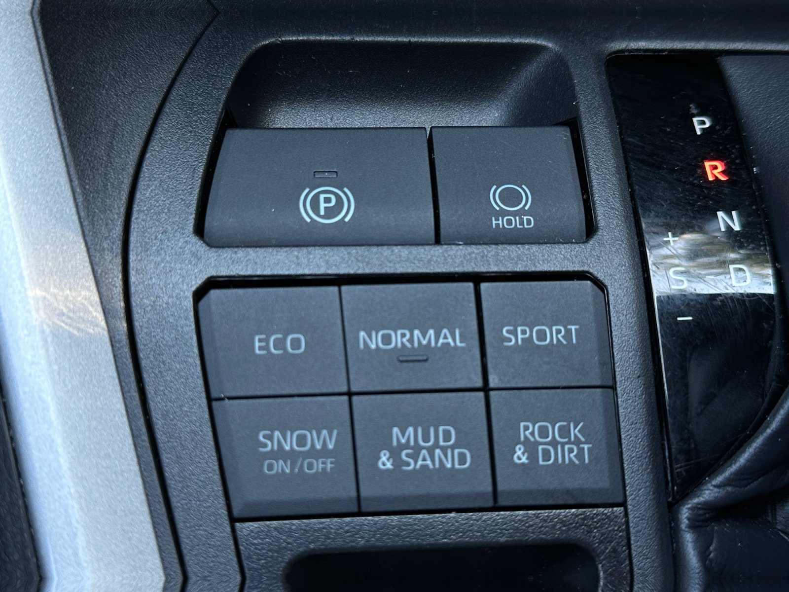 Used 2025 Toyota RAV4 XLE AWD/4WD image 27